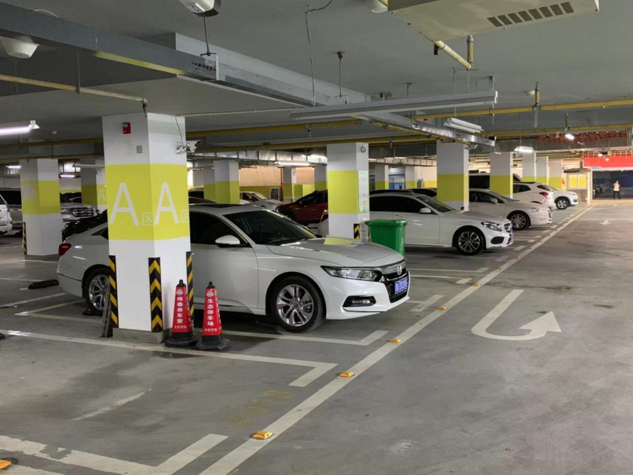 武漢中央商務區生態停車場投入運營