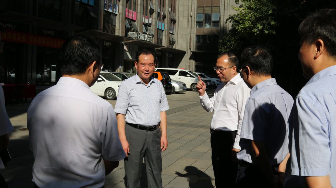商務區集團所屬中城家物業開展“關注民生 人民滿意”之中城國際物業服務小區行活動