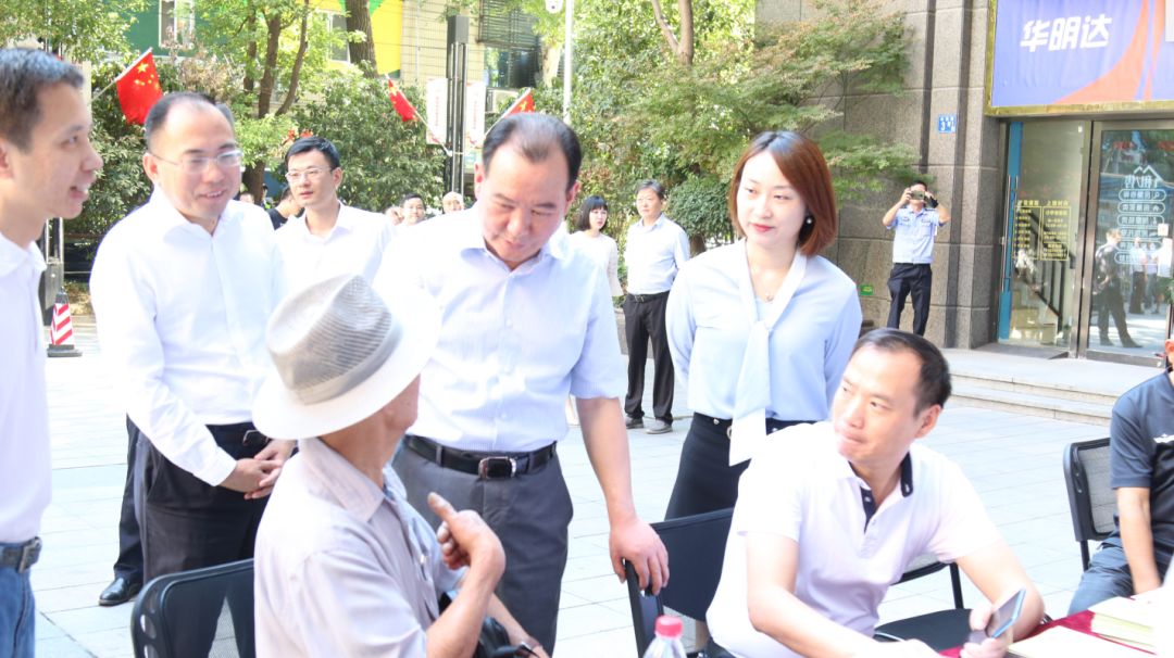 商務區集團所屬中城家物業開展“關注民生 人民滿意”之中城國際物業服務小區行活動