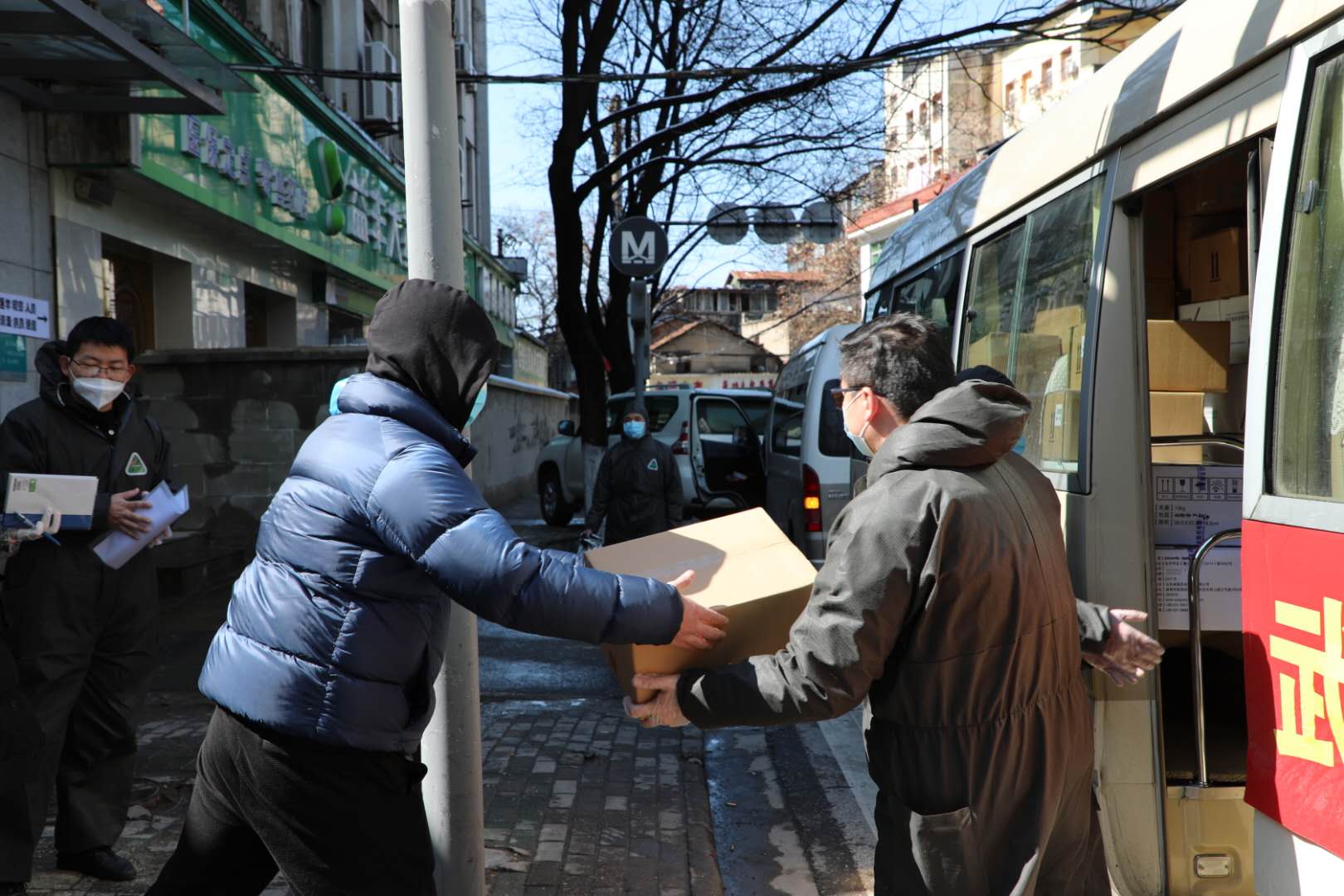 商務區集團向市五醫院捐贈防疫物資,助力全市抗疫