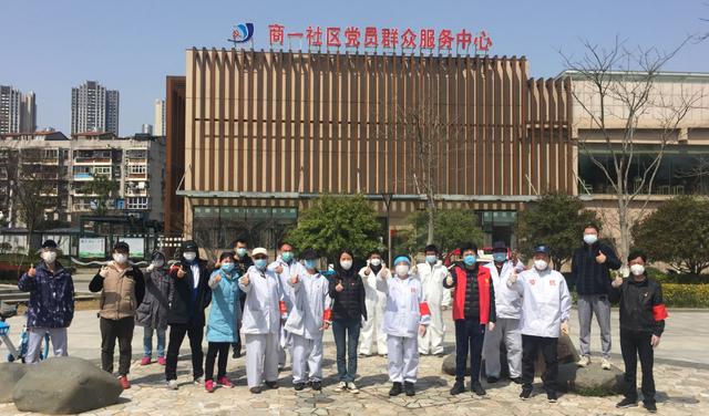 守初心擔(dān)使命,讓黨旗飄揚(yáng)在抗疫一線