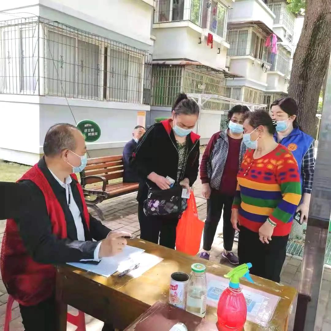 下沉社區(qū)“實”當頭 ,服務(wù)群眾“零距離”