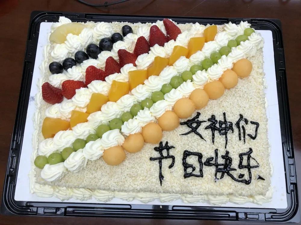 春色覆江城 花香商務區